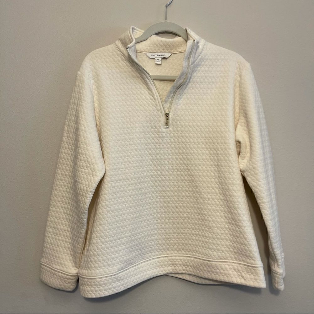 Emily Daniels quarter zip size xl